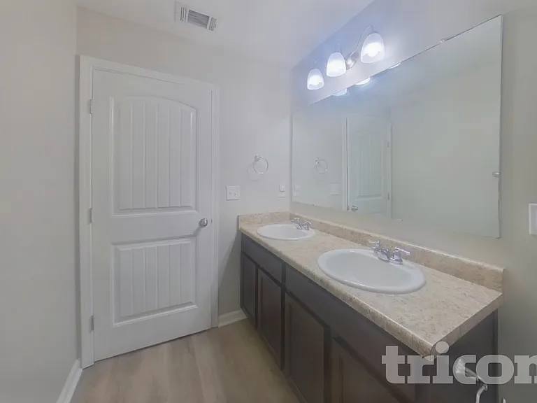 1008 Eldon Ln — Photo 12