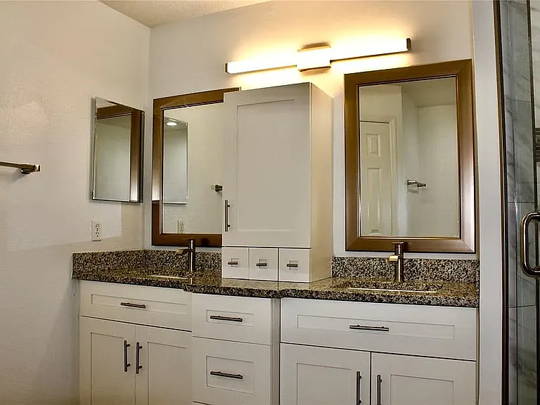 1666 Pendleton St — Photo 10