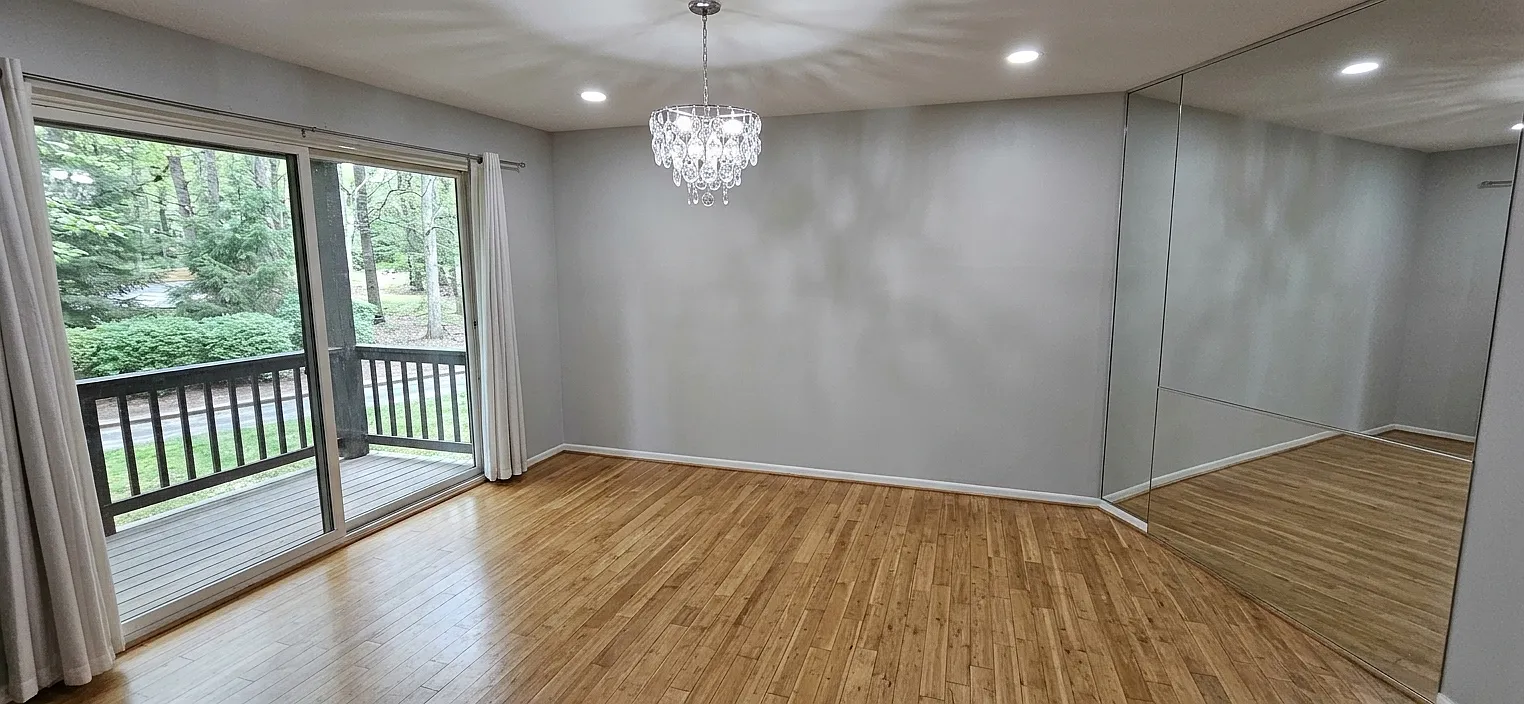 2 bed, 1.5 bath, 1006 sqft, $3,300 — Photo 2