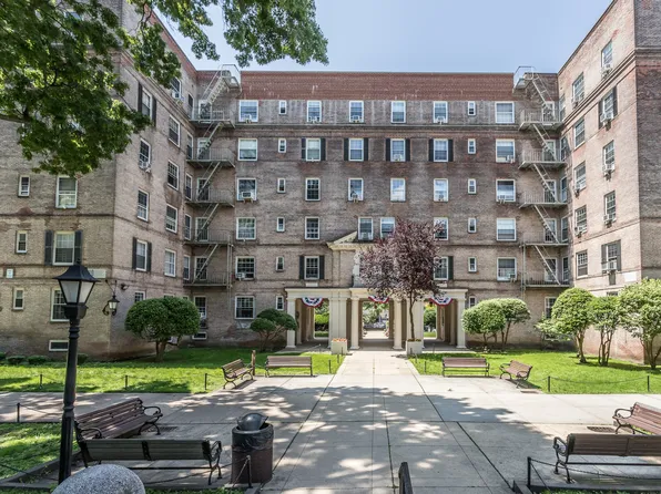 55-25 31st Avenue image 24 of 31