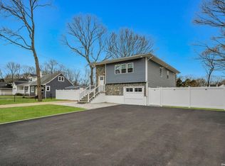 197 Auborn Ave, Shirley, NY 11967