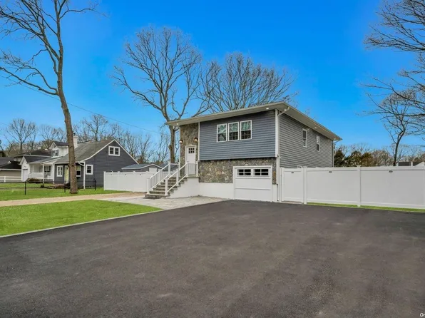 197 Auborn Avenue, Shirley, NY 11967