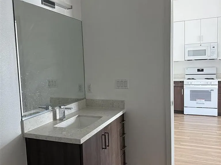 Maya Apartments at 535 Kingsley Dr in Los Angeles — Photo 71