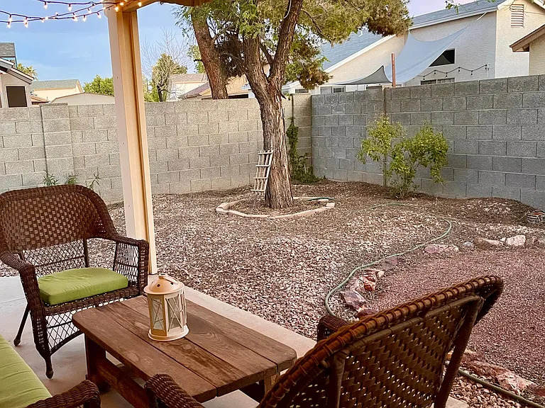 8821 W Saint John Rd — Photo 32