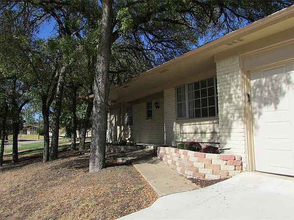 2nd image of 337 Somerset Cir