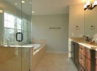 215 7th St, Downers Grove, IL 60515