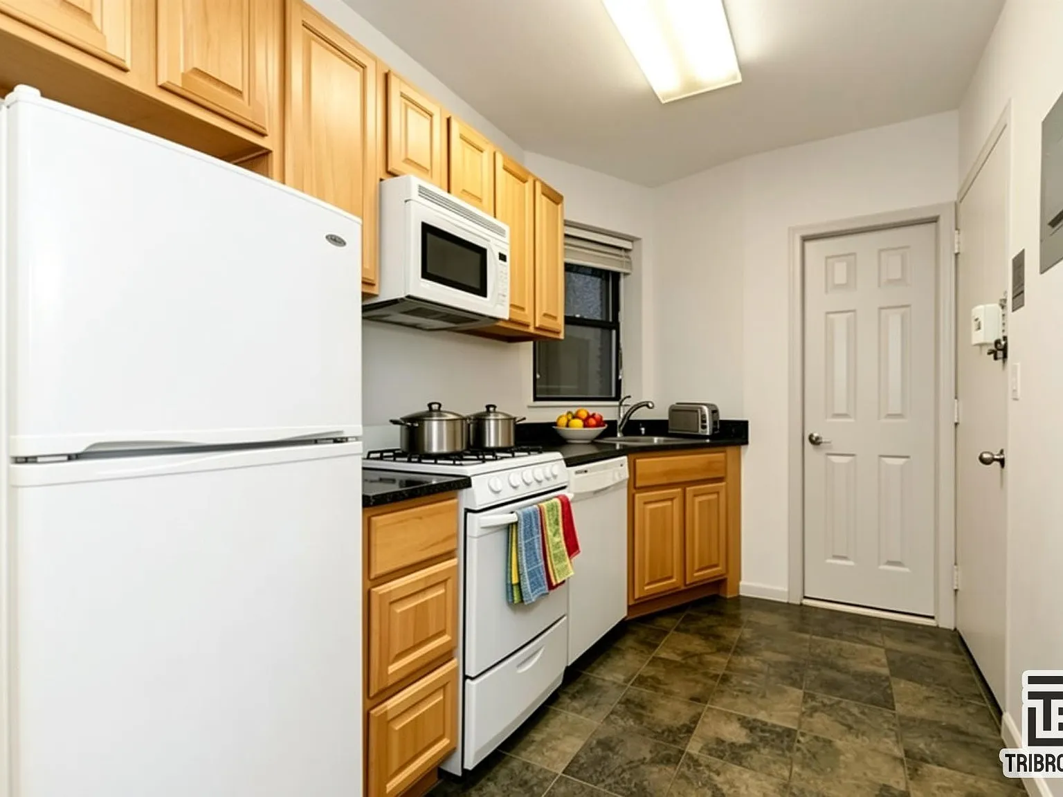 406 West 48th Street — Photo 2