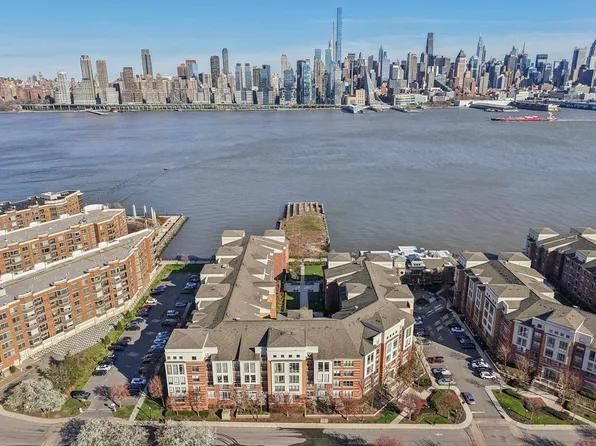 24 Avenue At Port Imperial APT 421, West New York, NJ 07093