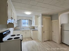 45 Oxford St, Augusta, ME