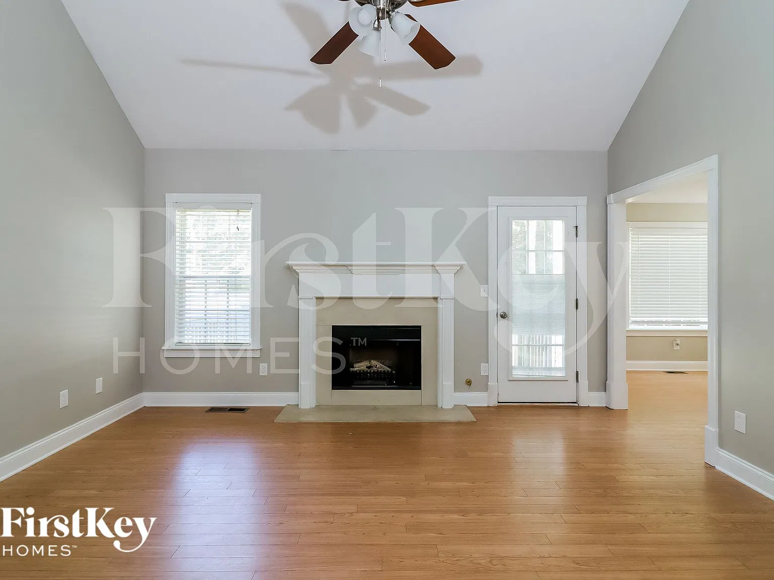 3 bed, 2.0 bath, 1686 sqft, $2,095 — Photo 4