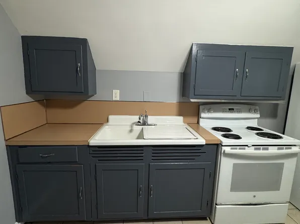 91 Chapel St #3, East Hartford, CT 06108