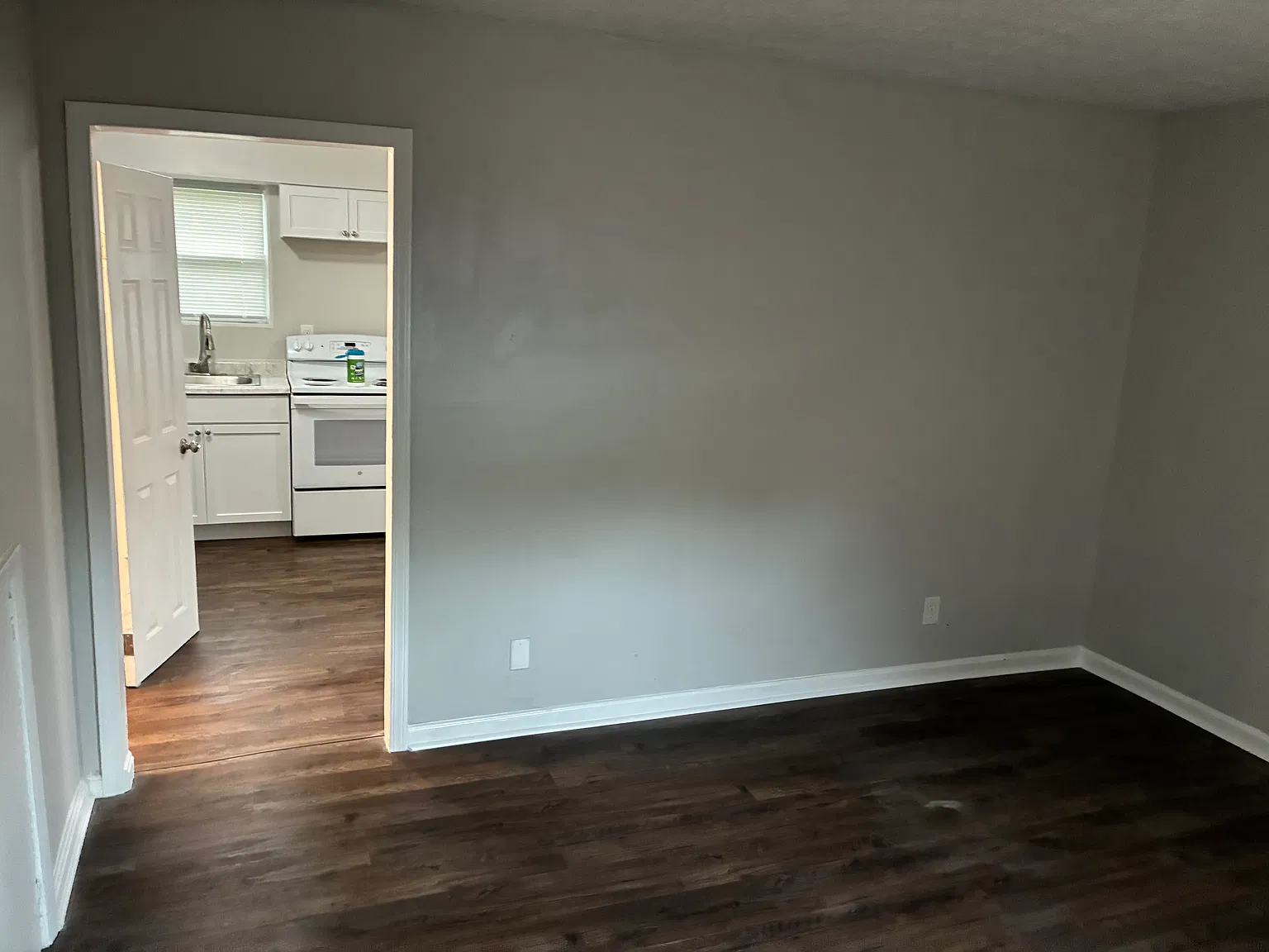 2 bed, 1.5 bath, 850 sqft, $1,250 — Photo 3