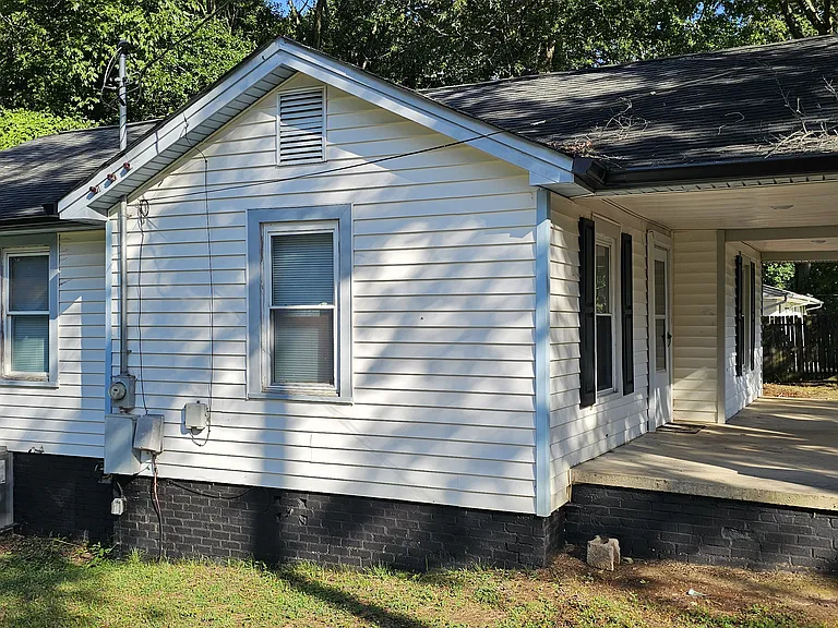 1040 East Dr — Photo 4