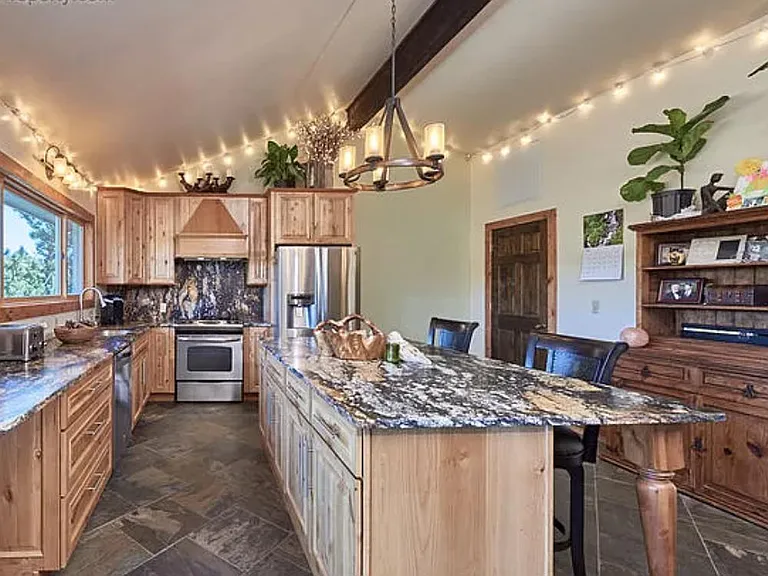 233 Alpine Dr — Photo 7