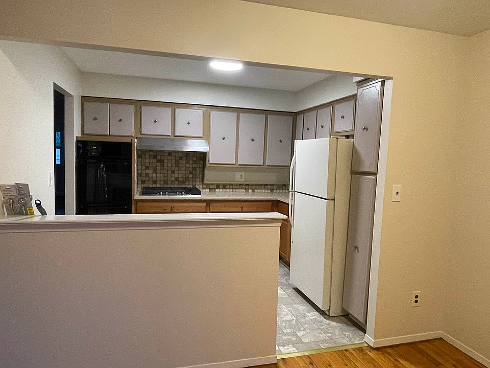 1st image of 1746 2nd Ave #5D
