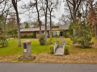425 Oak Springs Dr, Edmond, OK 73034