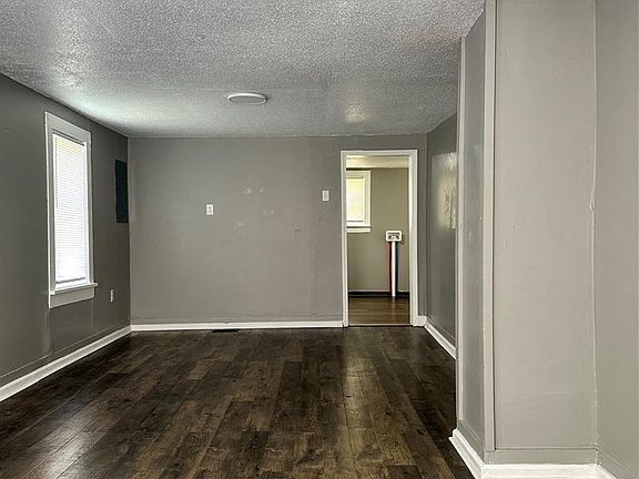 2nd image of 611 School Ave
