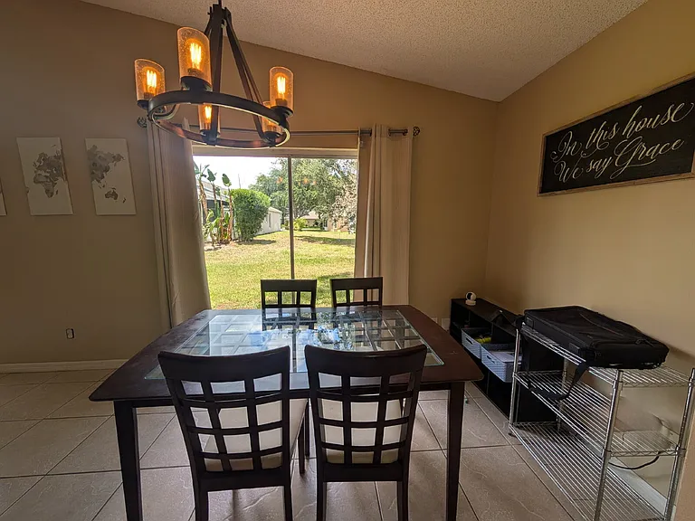 880 Villa Dr — Photo 5