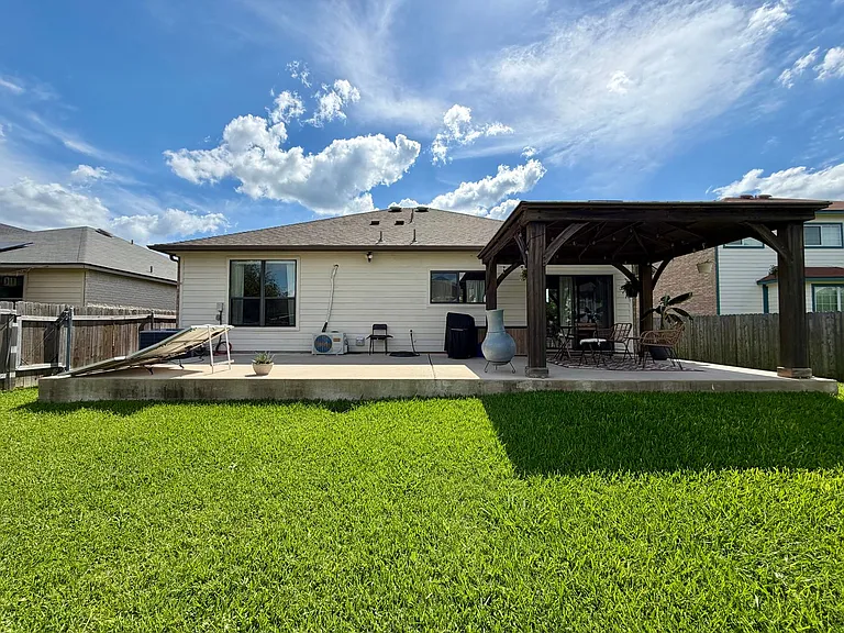 206 Briarwood Dr — Photo 34