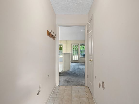 5th image of 7130 Market Square Dr