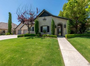 12610 Crown Crest Dr, Bakersfield, CA 93311