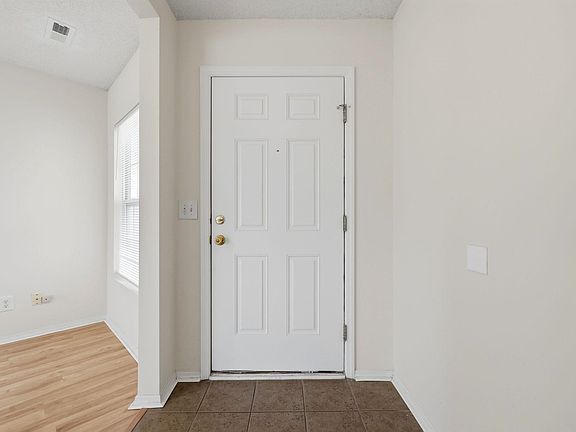 5th image of 292 Bellegrove Dr.