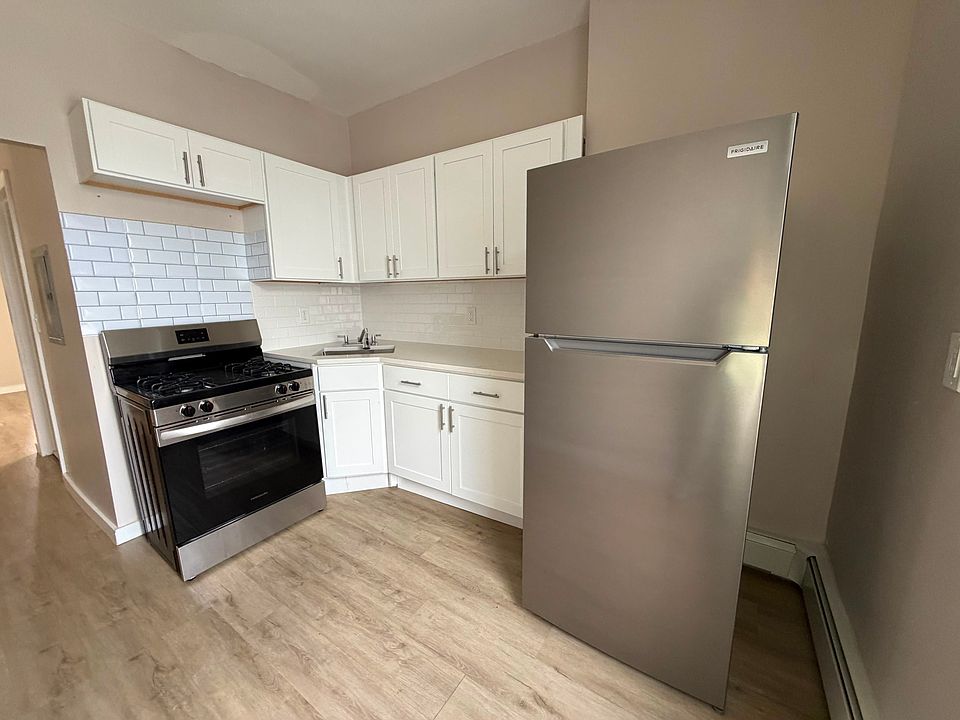 1st image of 8 Sheffield St #27E