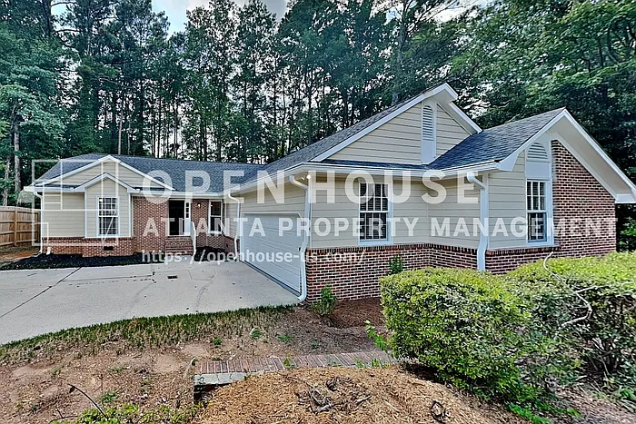 3 bed, 2.0 bath, 1717 sqft, $2,075 — Photo 1