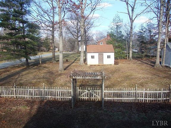 4th image of 276 Baldwin Cir