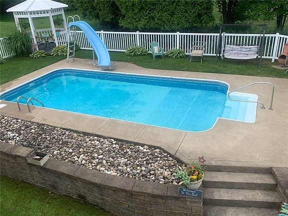 3rd image of 114 Adella Ct
