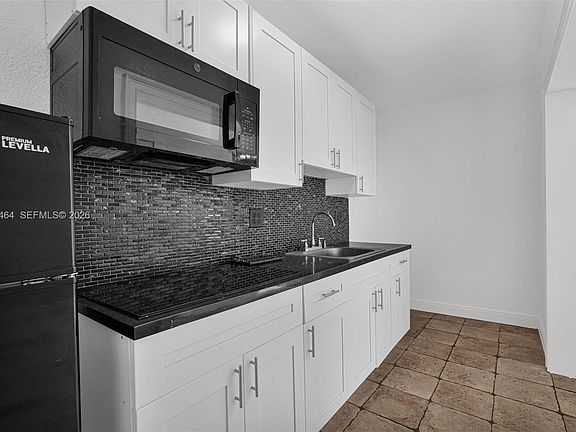 4th image of 14500 NE 2nd Ave #3
