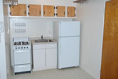 2nd image of 1202 Saint Paul St APT 4R