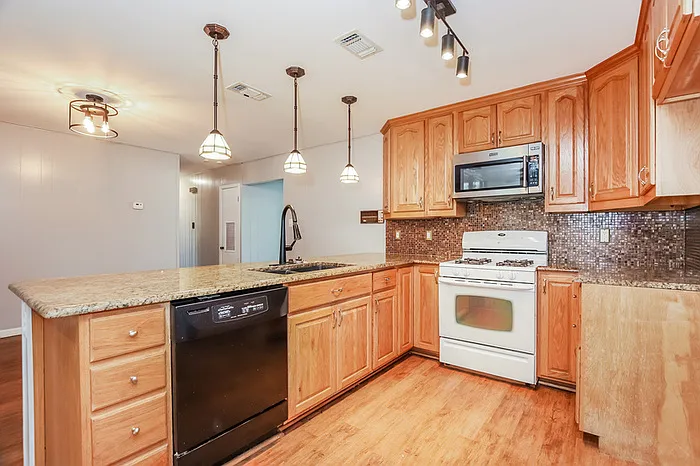 5103 Redding Dr — Photo 6