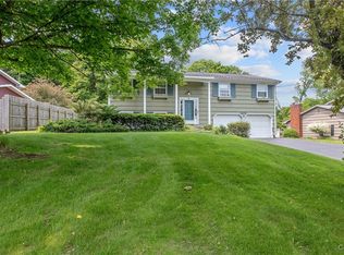 4575 Meadowridge Rd, Manlius, NY 13104
