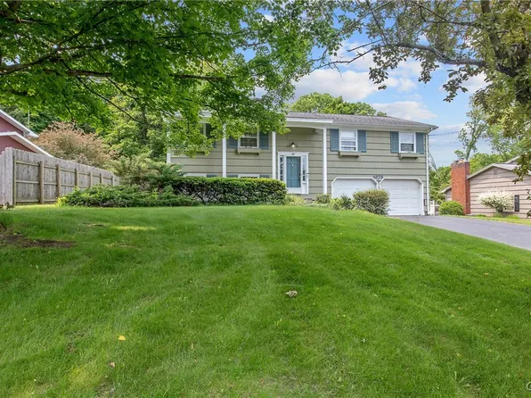 4575 Meadowridge Rd, Manlius, NY 13104