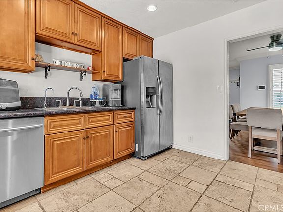 3rd image of 10432 Memphis Ave
