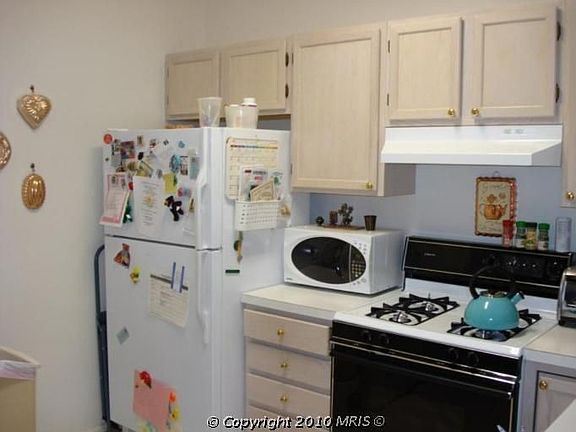 4th image of 8708 Groffs Mill Dr