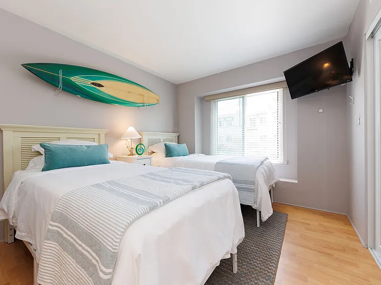 8132 Camino Del Sol #D — Photo 12