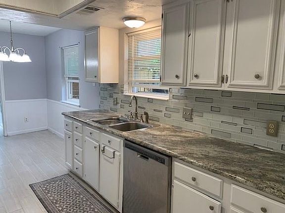 5th image of 5007 Encino Ct