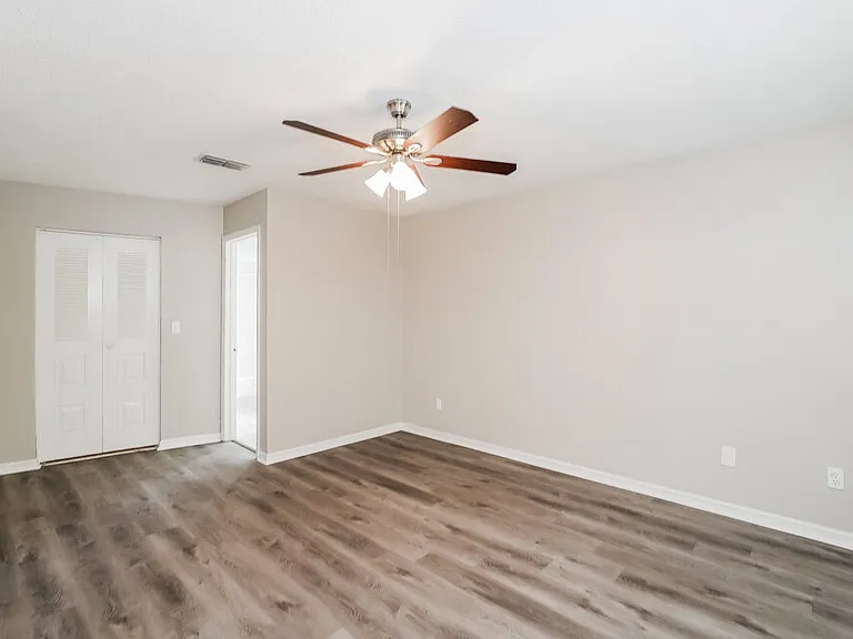 1352 Foxboro Dr — Photo 10