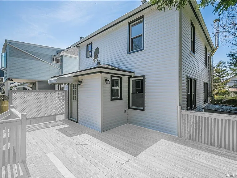 24 High St — Photo 32
