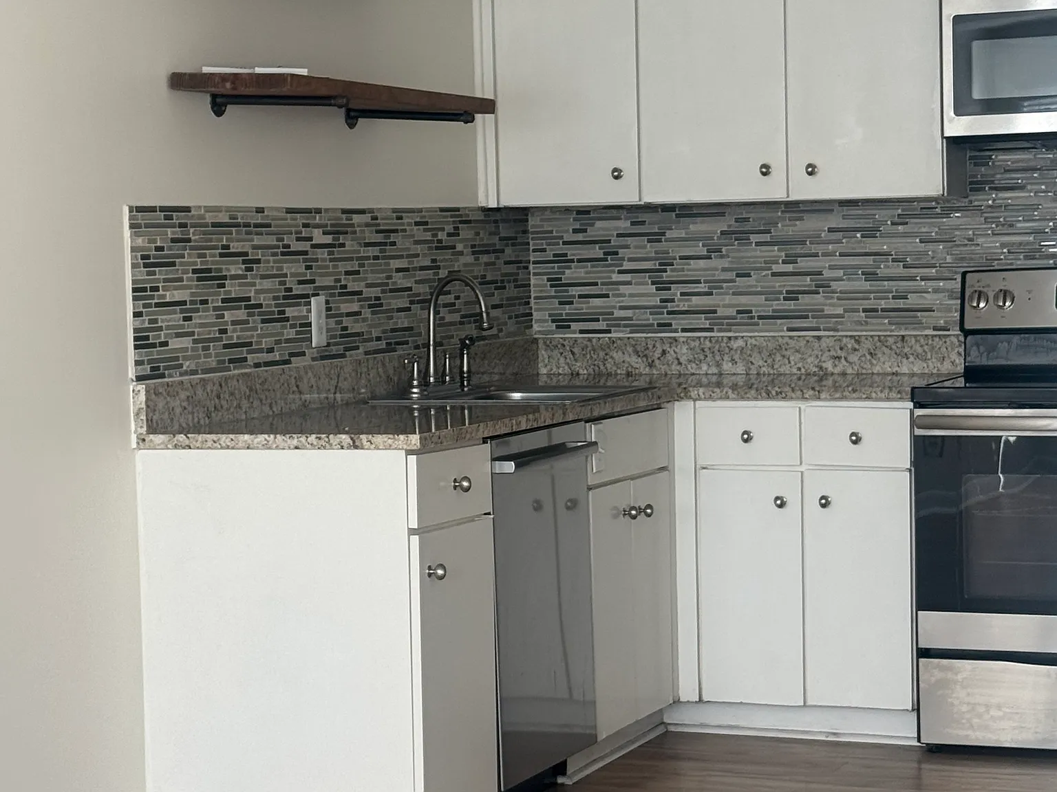 1 bed, 650 sqft, $1,250 — Photo 2