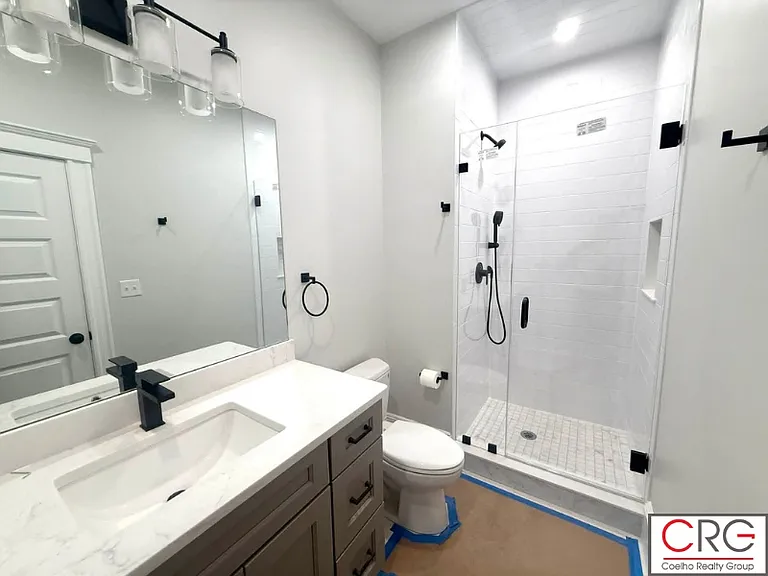 168-170 Webster Ave #1 — Photo 16