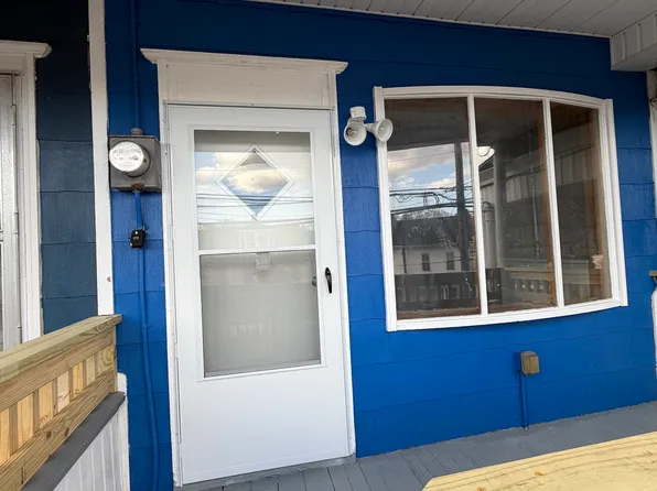 1219 W Walnut St, Coal Township, PA 17866