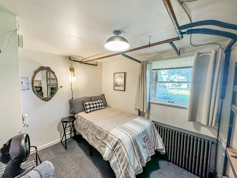 Furnished Monthly Rental - Efficiency Apartment Downtown Hallock — Photo 4