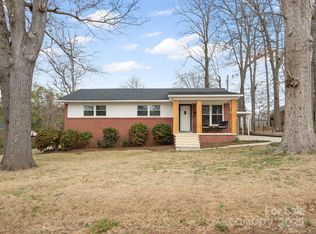 100 Pinewood Dr, Gaffney, SC 29340
