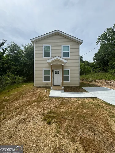 1635 2nd St Photo 1