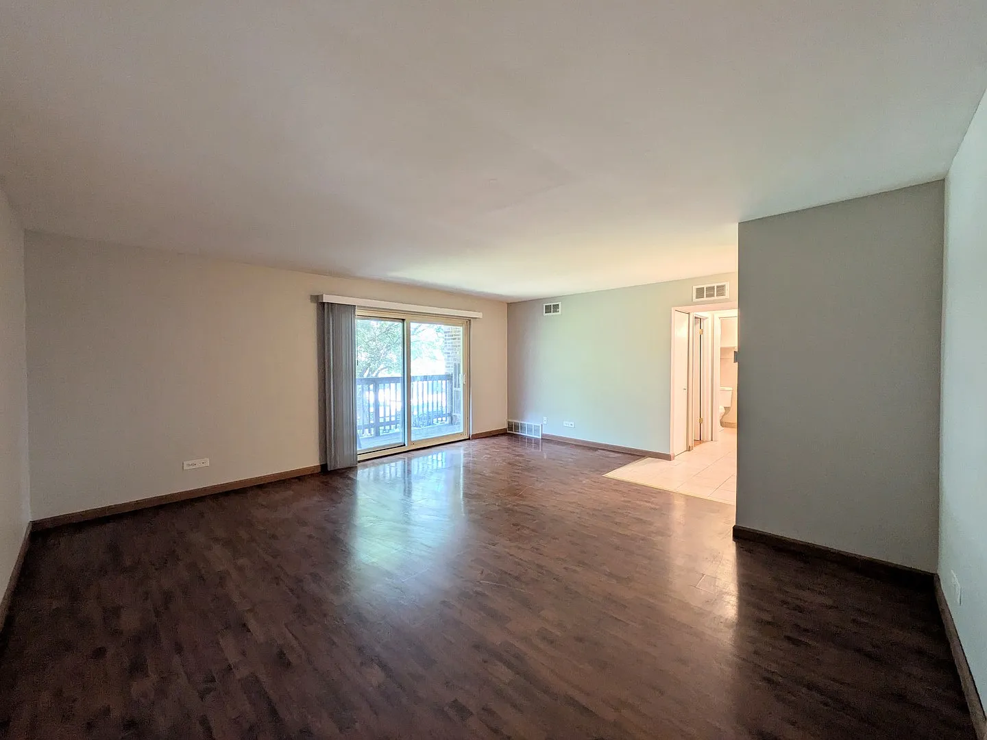 2 bed, 1200 sqft, $1,750 — Photo 2