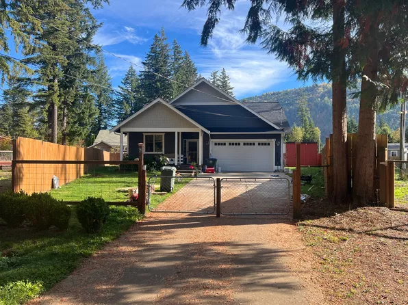 8670 Valley Ct, Maple Falls, WA 98266