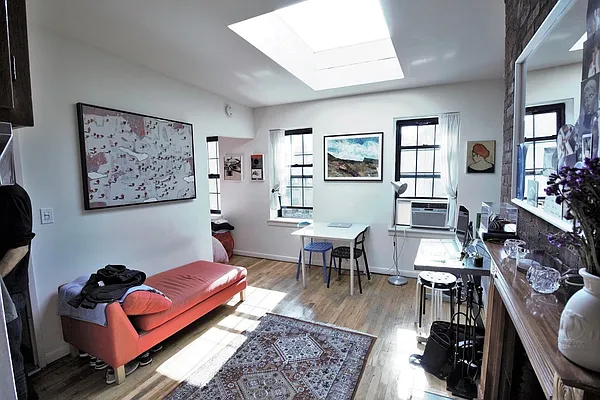 Rented by City Connections Realty | media 11